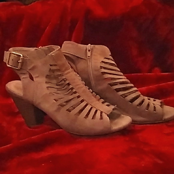 Rue 21 Etc tan slitted booties - Picture 1 of 5